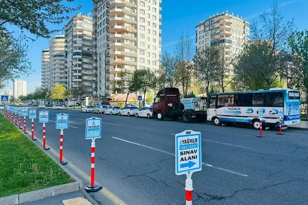 ÖZEL YAĞMUR SÜRÜCÜ KURSU - Sürücü Kursu - Diyarbakır Yenişehir