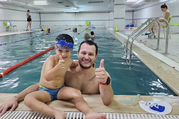 Barisswimming İzmir Yüzme Dersi - Yüzme Eğitmeni - İzmir Bornova