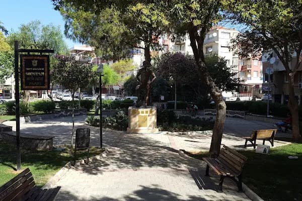 Konak Belediyesi Bahçelievler Metin Oktay Parkı - Park - İzmir Buca