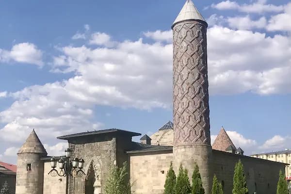 Yakutiye Medresesi - Tarihi Yer - Erzurum Çat