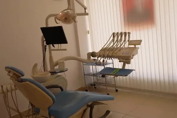 Diş Hekimi Hacer Karaman - Diş Kliniği - Antalya Aksu