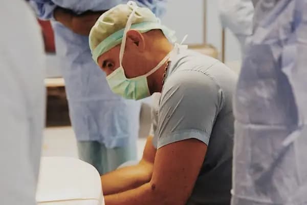Op. Dr. Serkan Hezar - Doktor - İstanbul Küçükçekmece