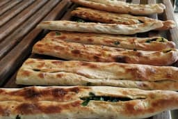 Yöresel Pide lahmacun