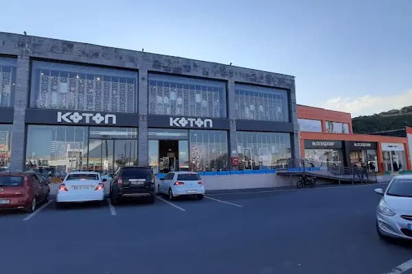 Selway Outlet - Alışveriş merkezi - İzmir Aliağa