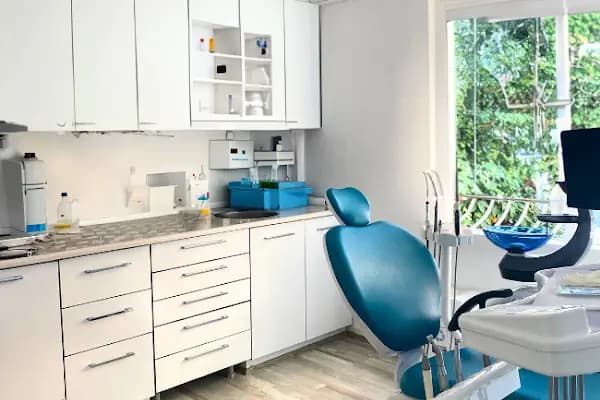 Dentist Alanya , Diş Hekimi Umut ERGÜN - Diş Kliniği - Antalya Alanya