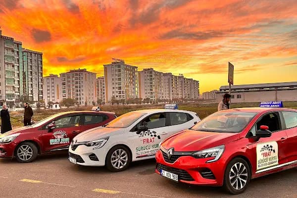 Diyarbakır Ehliyet ve Sürücü Kursu &amp; SRC &amp; Psikoteknik &amp; İş Makinesi ve Özel Direksiyon Dersi - Sürücü Kursu - Diyarbakır Bağlar