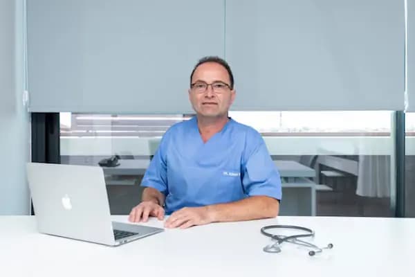 Prof. Dr. Adnan GİRAL Gastroenteroloji ve İç Hastalıkları Uzmanı - Doktor - Kocaeli Başiskele
