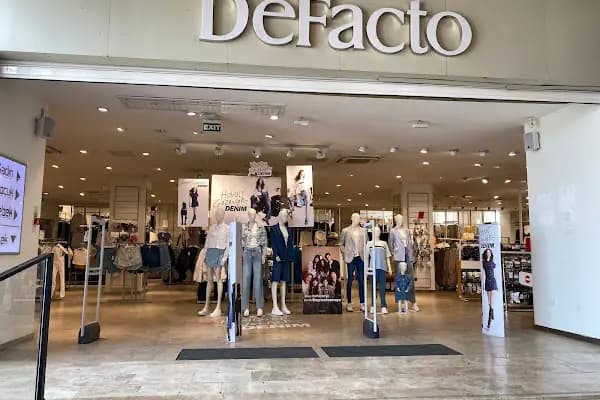 DeFacto - Giyim mağazası - İzmir Balçova