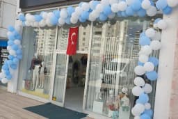 Momdas Boutique