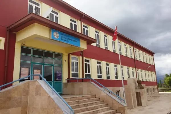 Selki Nilüfer Aydoğdu Ortaokulu - Okul - Konya Ahırlı