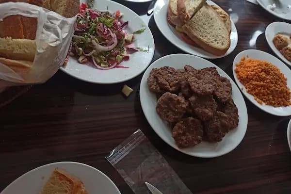 Merkez Hasan Usta Köfte Balık - Türk restoranı - Trabzon Ortahisar