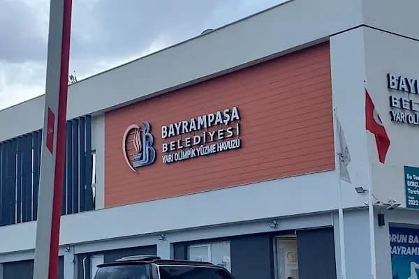 Bayrampaşa Belediyesi Yüzme Havuzu - Kapalı yüzme havuzu - İstanbul Bağcılar