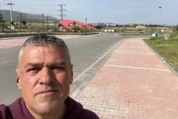 Yarı olimpik yüzme havuzu