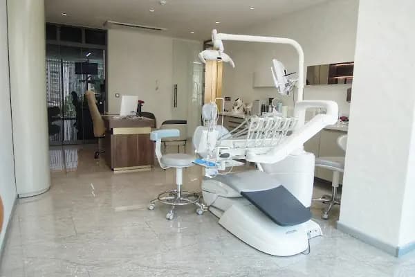 Dr. Dt. Melike Önel - Dt. Özge Büyüknacar Kelkit - Diş Hekimi - Adana Çukurova