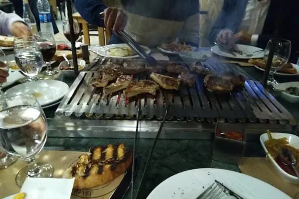 Hükümdar Sofrası Ataşehir Aile Mangalbaşı Et Lokantası - Türk restoranı - İstanbul Ataşehir