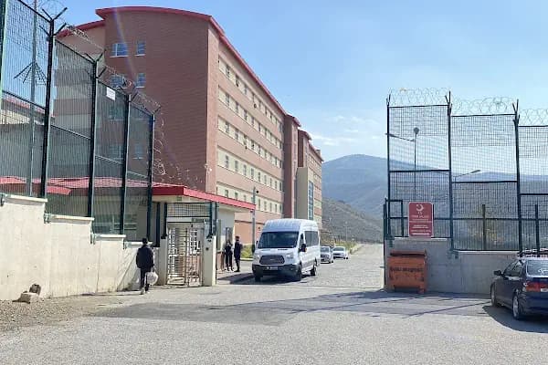 Göç İdaresi Harmandalı Geri Gönderme merkezi - Konaklama Tesisi - İzmir Menemen