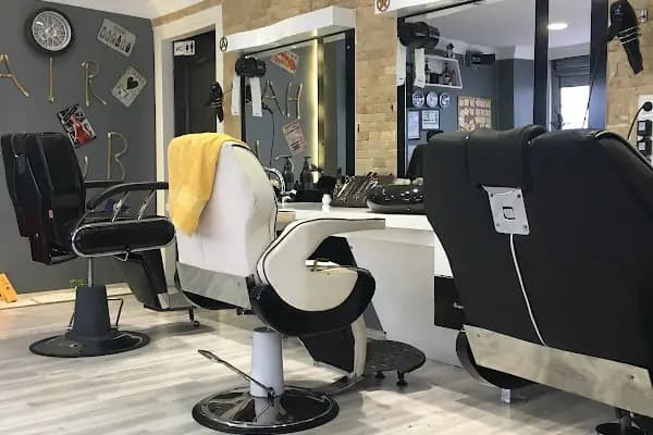 Hair Club Erkek Kuaförü - Berber Dükkanı - İstanbul Fatih