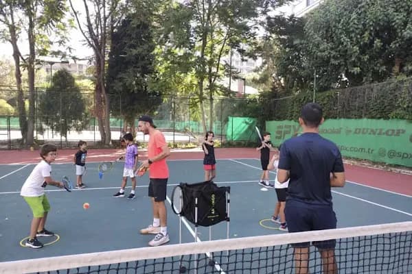 Doga Tenis Akademi - Tenis Kortu - İstanbul Kadıköy