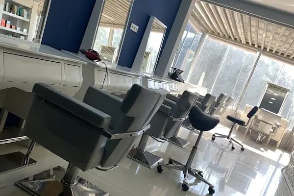 ŞEVKET KİZİR DIFFERENCE HAIR STUDIO - Kuaför - Muğla Bodrum