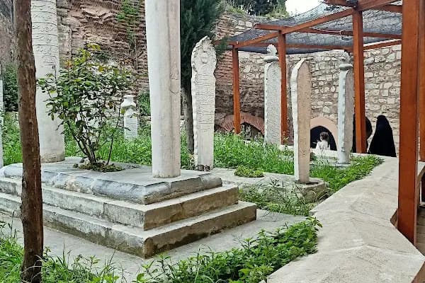 Hazreti Ebu Şeybe el Hudri - Mezarlık - İstanbul Eyüpsultan