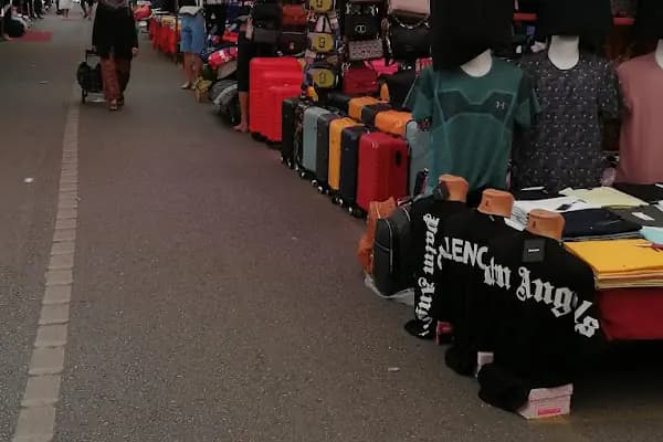 Tekstil Pazarı Salı - Mağaza - Antalya Alanya