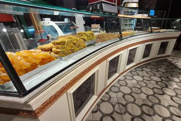 Dondurmacı Halil merkez cezerye - Tatlı Dükkanı - Mersin Akdeniz