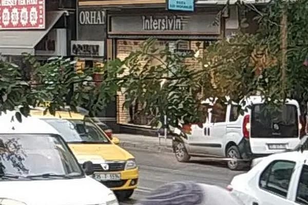Intersivin - Giyim mağazası - İzmir Bergama