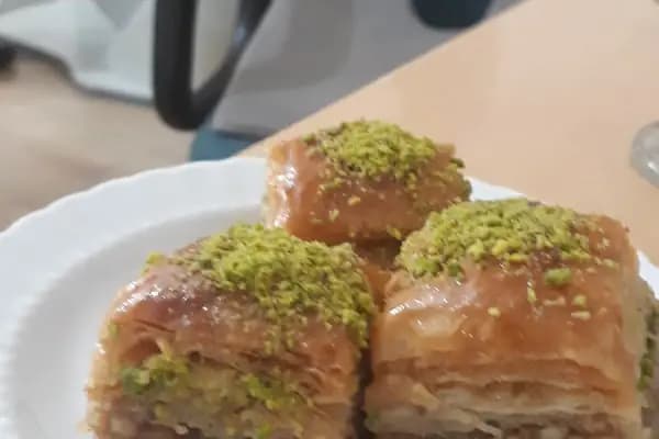 Diş Hekimi Adnan Akkaya - Diş Hekimi - Denizli Acıpayam