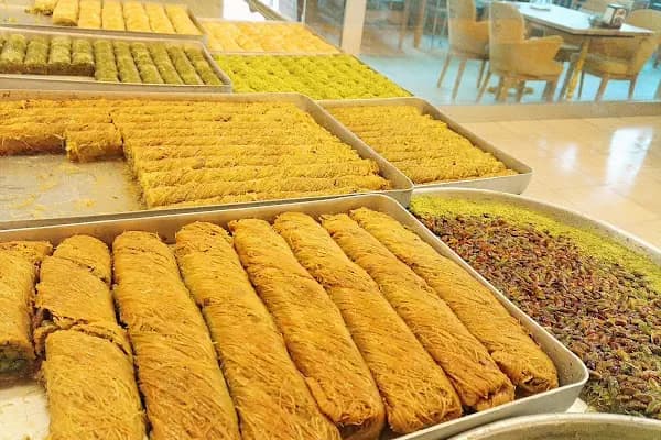Nizip Hacıbaba Kadayıf ve Dondurma - Tatlı Dükkanı - Gaziantep Nizip