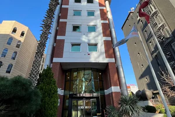 Medicaworld Hair Transplant Center - Saç Ekim Merkezi - Saç Transplantasyonu Kliniği - İstanbul Ümraniye