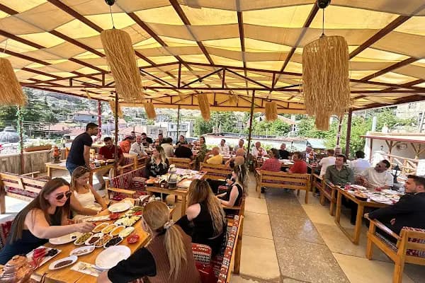 Çiftlikzade Konağı - Kafe - Konya Meram