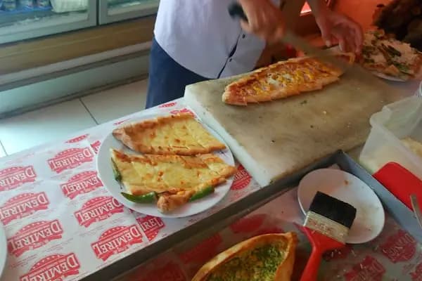 Topçu Ekmek Fırını - Fırın - İzmir Beydağ