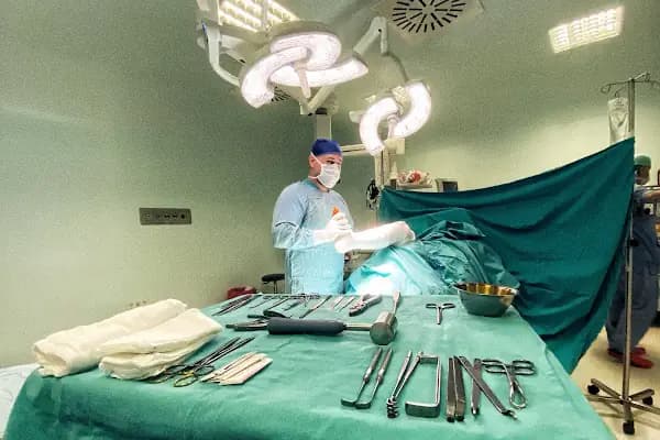 Doç. Dr. Nezih Ziroğlu - Ortopedi Cerrahı - İstanbul Küçükçekmece