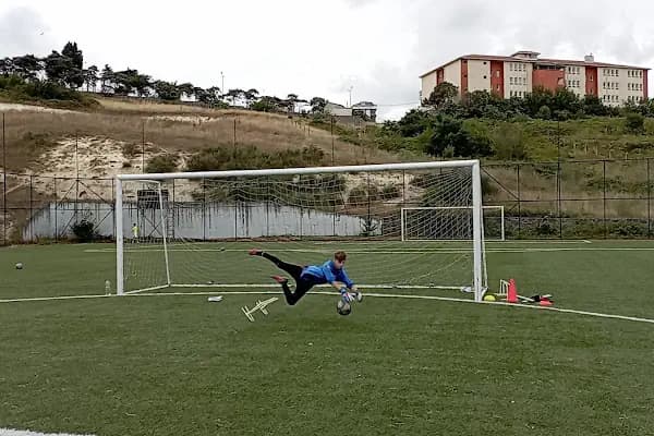 Taşoluk Stadı - Futbol Sahası - İstanbul Küçükçekmece