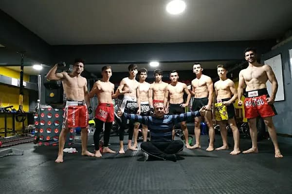 Bursa Kickboks, Muaythai ,MMA, Crossfıt Tekme Boksu Gençlik Ve Spor Kulübü - Spor Kulübü - Bursa Yıldırım
