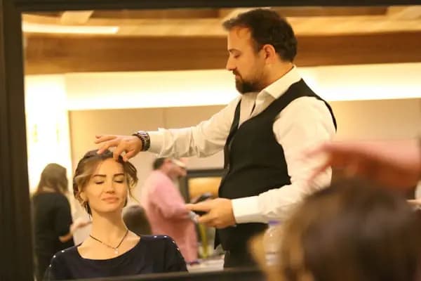 Burcu Saç Tasarım - Kuaför - İstanbul Bağcılar