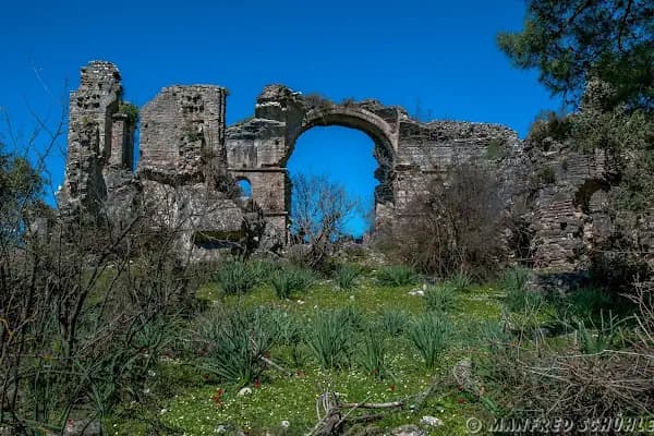Dirgenler Kilise - Kilise - Antalya Finike