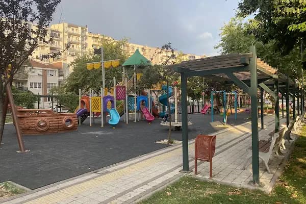 Tğm. Ali Rıza Akıncı Parkı - Park - İzmir Çeşme