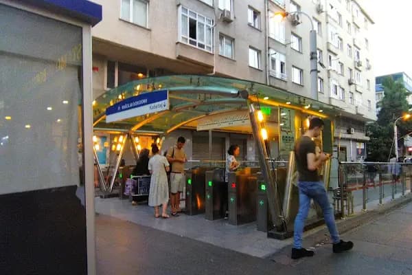 Bağcılar Tramvay - Otobüs Durağı - İstanbul Bağcılar