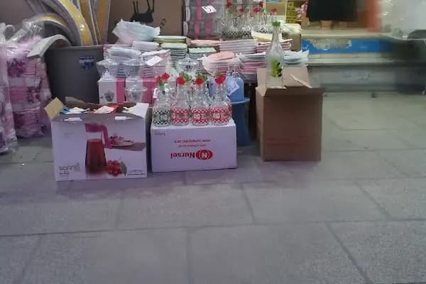 Gezegen Ucuzluk Pazarı - Çanta Mağazası - İstanbul Ataşehir