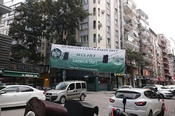 Sir Winston Pub Küçükpark - Lounge alanı - İzmir Bornova