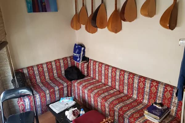 YÖRÜK MÜZİK ALETLERİ EĞİTİM VE SATIŞI - Müzik aletleri mağazası - Trabzon Ortahisar