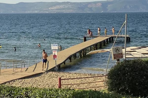Altınkemer Plajı - Kumsalda Çardak - Kocaeli Çayırova
