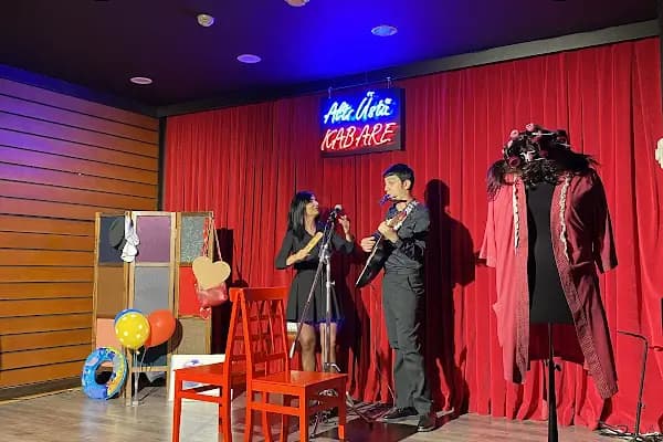 Altı Üstü Kabare - Tiyatro - İstanbul Bakırköy