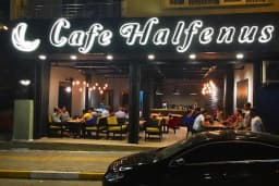 Halfenus Cafe