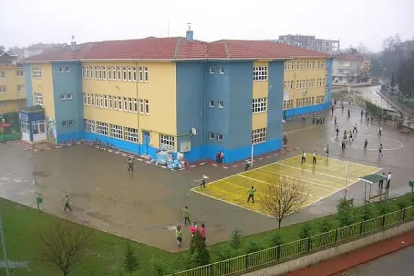 Profesör Dr. Selçuk Yahşi ortaokulu - Okul - Bursa İnegöl