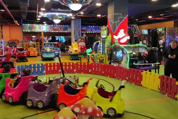 Amf Bowling - Bovling salonu - İstanbul Pendik