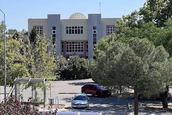 Dokuz Eylül Üniversitesi Mimarlık Fakültesi - Akademik Bölüm - İzmir Bayraklı