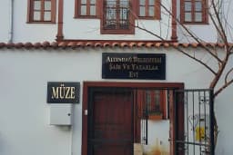 Şair ve Yazarlar Evi Müzesi