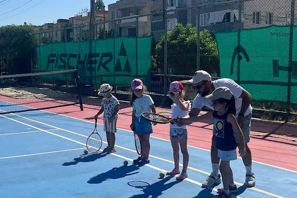 Aliağa tenis kulübü Hakan hoca - Spor Kulübü - İzmir Bornova
